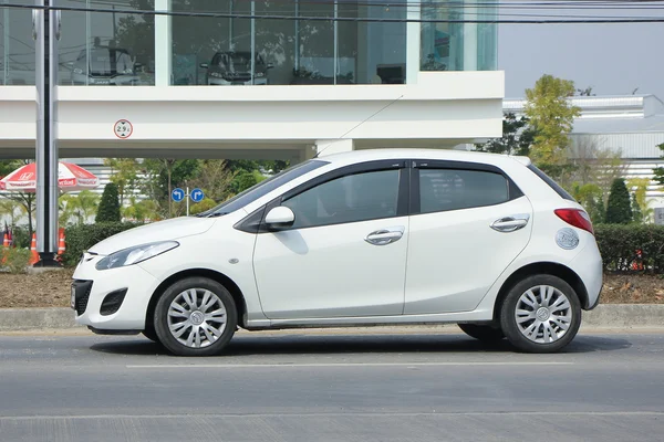 Частный автомобиль "Эко", Mazda2 . — стоковое фото