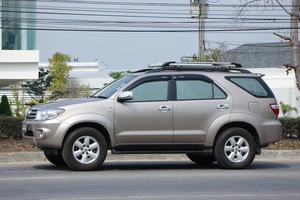 Auto privata suv, Toyota Fortuner — Foto Stock