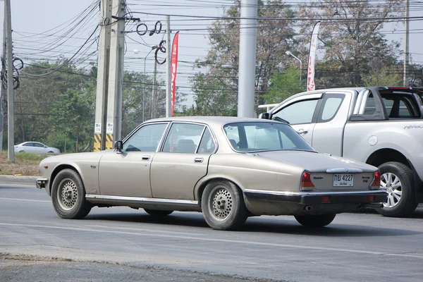 Soldat Daimler Double-Six SIII vieille voiture . — Photo