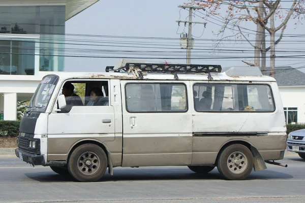 Kiralık seyahat için özel Nissan Urvan Van. — Stok fotoğraf