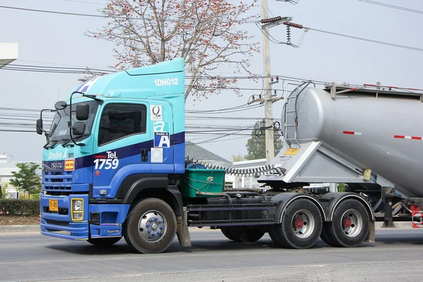 Camião de cimento da empresa de serviços Dao Burapha — Fotografia de Stock