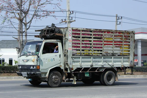 Prywatny stary Hino Cargo ciężarówka. — Zdjęcie stockowe