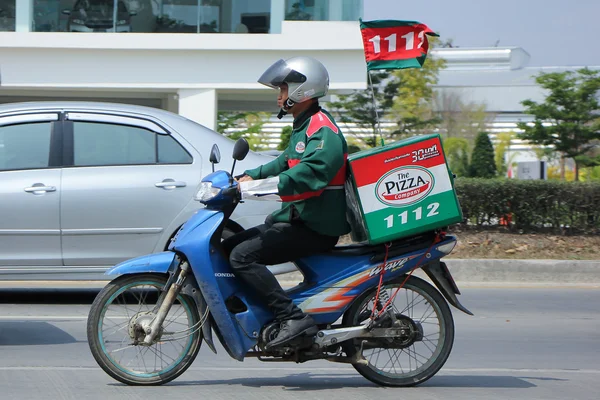 El hombre del servicio de entrega conduce un Motercycle — Foto de Stock