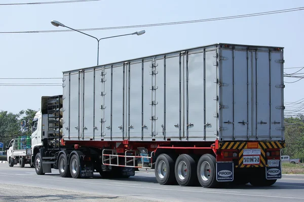 Przyczepa kontener Cargo Truck firmy Santipab — Zdjęcie stockowe