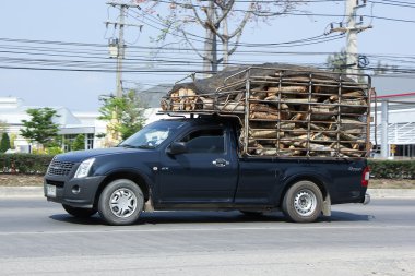 Özel Isuzu Dmax kamyonet.