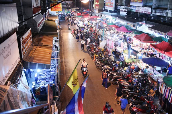 Foto notturna del mercato Warorot — Foto Stock