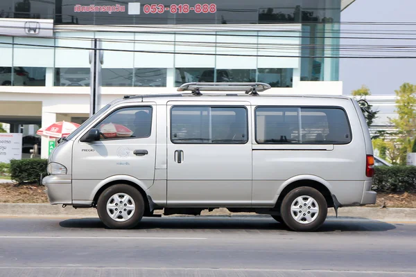 私家 Van 车，起亚 Pregio. — 图库照片