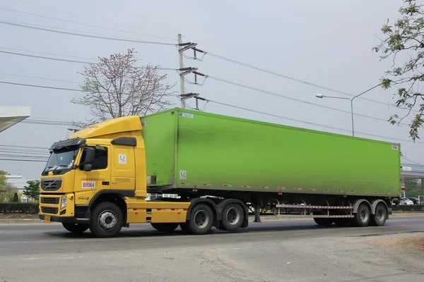 DHL Express en logistiek Trailer Container vrachtwagen. — Stockfoto