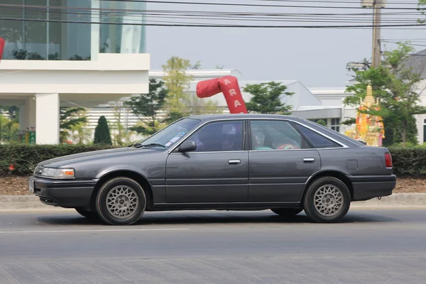 Privates altes Auto, Mazda 323. — Stockfoto