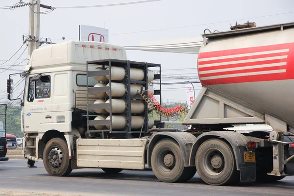 Camión de cemento de Phadungrit Transporte . —  Fotos de Stock