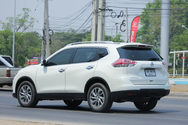 Suv coche privado, Nissan X rastro . — Foto de Stock