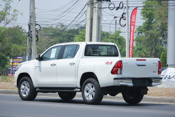 Camionnette privée, Toyota Hilux Revo . — Photo