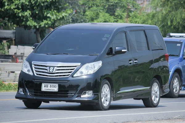 Carro privado Toyota Alpha . — Fotografia de Stock