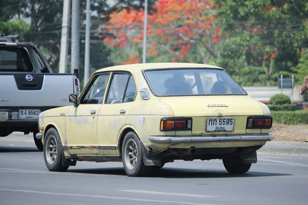 Παλιά ιδιωτικό αυτοκίνητο, Toyota Corolla. — Φωτογραφία Αρχείου