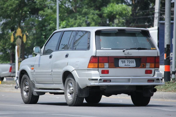 Privates geländewagen, benz musso. — Stockfoto