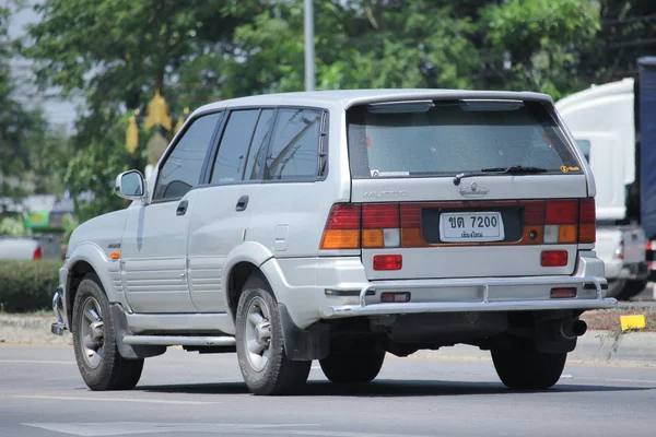 Privata suv bil, Benz Musso. — Stockfoto