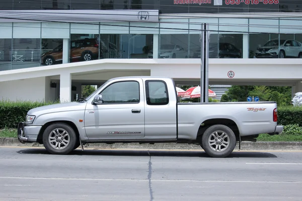 Özel kamyonet Araba, Toyota Hilux kaplan. — Stok fotoğraf