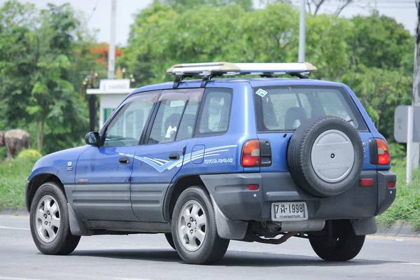 Privé Suv auto, Toyota Rav4. — Stockfoto