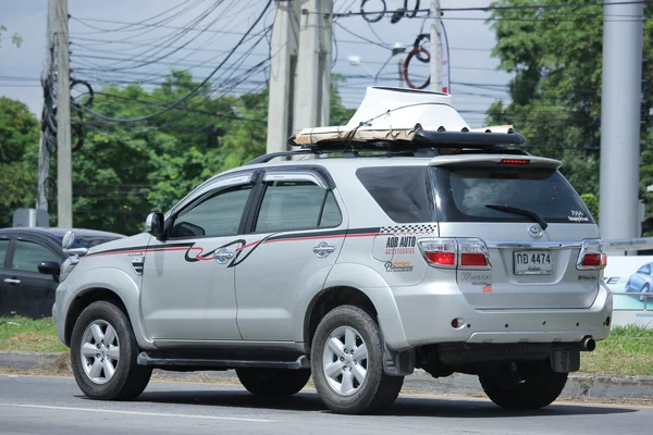 개인 suv 자동차, 도요타 Fortuner — 스톡 사진