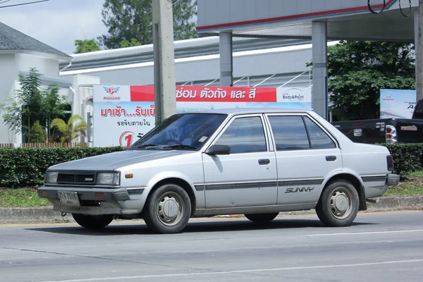 Coche viejo privado, Nissan Sunny — Foto de Stock