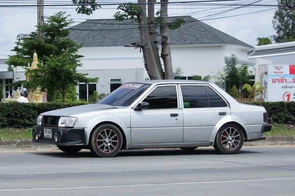 Oude personenauto, Nissan Sunny — Stockfoto