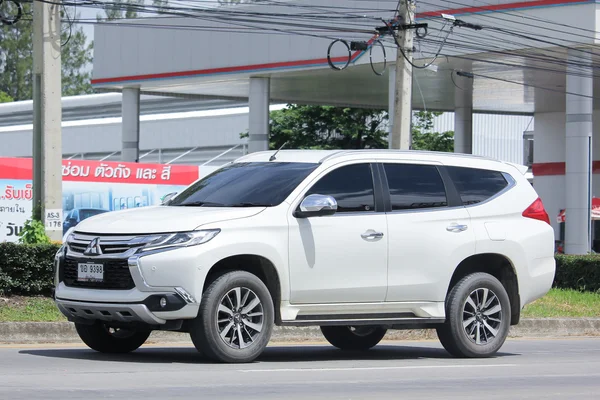 Mitsubishi Pajero Suv coche . — Foto de Stock