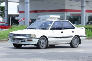   Eski özel araba, Toyota Corolla. 