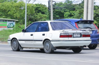   Eski özel araba, Toyota Corolla. 