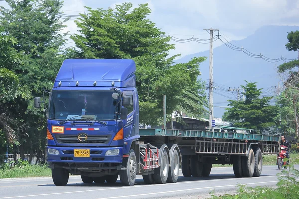 Camión de carga de remolque Hino de transporte de primera victoria — Foto de Stock