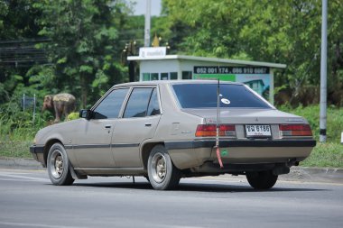  Eski özel araba, Mitsubishi Galant.   