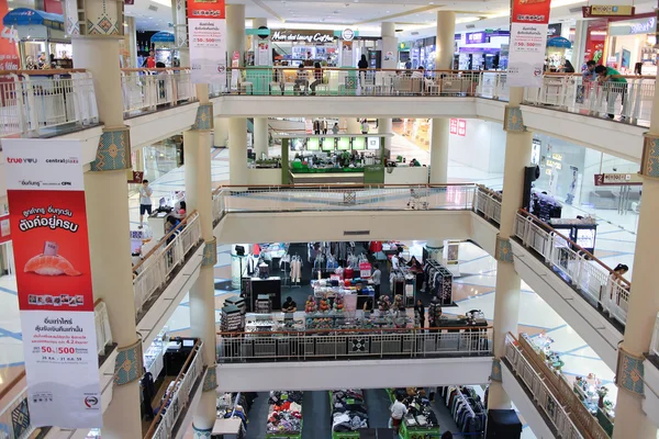 Uvnitř centrální Chiangmai Airport Plaza. — Stock fotografie