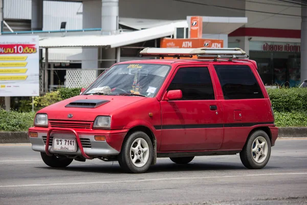 泰国清迈 2020年10月16日 私人小城市车 Daihatsu Mira 照片摄于距泰国清迈市区约8公里的121号公路 — 图库照片