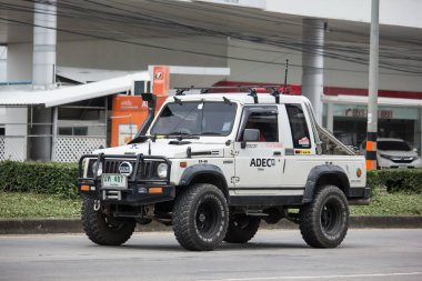 Chiangmai, Tayland - 21 Ekim 2020 Özel araba, Suzuki Caribian. Fotoğraf 1001 nolu yolda, Chiangmai, Tayland 'a 8 km uzaklıkta..