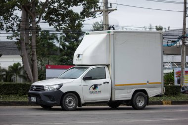 Chiangmai, Tayland - 21 Ekim 2020: Özel pikap Toyota Hilux Revo. 1001 numaralı yolda, Chiangmai şehrinden 8 km uzakta..