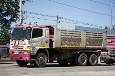 Chiangmai, Tayland - 26 Ekim 2020, Er Hino Çöp Kamyonu. 1001 no 'lu yolda. Chiangmai İş Alanından 18 km uzakta..