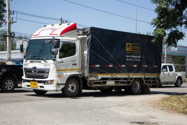 Chiangmai, Tayland - 26 Ekim 2020 Özel Hino Kargo Truck. Fotoğraf 1001 nolu yolda, Chiangmai, Tayland 'a 8 km uzaklıkta..