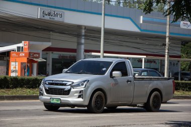 Chiangmai, Tayland - 26 Ekim 2020: Er Isuzu Dmax kamyonet. 1001 no 'lu yolda. Chiangmai şehrinden 18 km uzakta..