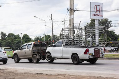 Chiangmai, Tayland - 27 Ekim 2020: Nam Jaruen Çekicisi acil durum arabası için. Fotoğraf 121 no 'lu yolda, Chiangmai, Tayland şehir merkezinden yaklaşık 8 km uzaklıkta..