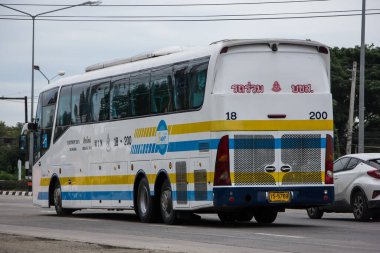 Chiangmai, Tayland - 29 Ekim 2020: Scania 15 Metre Sombattour şirketi. Bangkok ve Chiangmai yolu. Fotoğraf 121 numaralı yolda. Chiangmai, Tayland..
