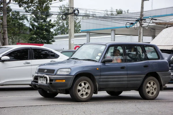 泰国清迈 2020年10月29日 丰田Rav4私人汽车 照片来源 Thailand Chiangmai市中心约8公里处的121号公路 — 图库照片