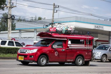 Chiangmai, Tayland - 3 Kasım 2020: Orange mini kamyon taksisi Chiangmai, Prempracha Bölgesi ile Phrao Bölgesi arasında hizmet.