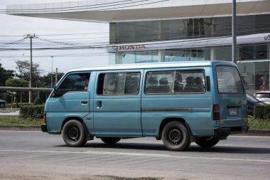 Chiangmai, Tayland - 3 Kasım 2020: Özel eski Nissan Urvan Van Car. Fotoğraf: Chiangmai Tayland şehir merkezinden yaklaşık 8 km uzaklıktaki 121 numaralı yolda..
