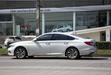 Chiangmai, Tayland - 3 Kasım 2020 Özel araba New Honda Antlaşması. 1001 no 'lu yolda. Chiangmai İş Alanından 18 km uzakta..