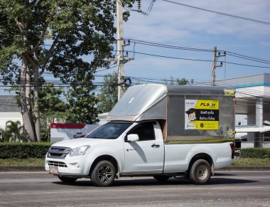 Chiangmai, Tayland - 13 Kasım 2020 Flash Express lojistik konteyner kamyonu. Fotoğraf 121 no 'lu yolda, Chiangmai, Tayland şehir merkezinden yaklaşık 8 km uzaklıkta..