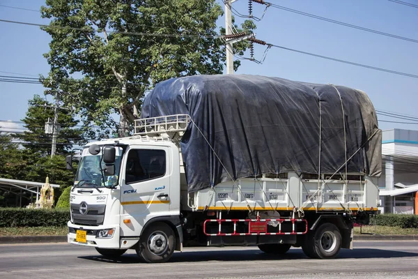 2020年11月21日タイ チェンマイ 日野貨物専用トラック 写真はタイ チェンマイのダウンタウンから約8キロメートル — ストック写真