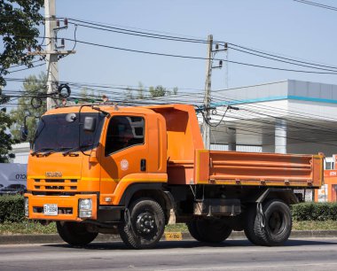 Chiangmai, Tayland - 27 Kasım 2020: Tayland Kraliyet Sulama Departmanı Kamyonu. 1001 numaralı yolda, Chiangmai şehrinden 8 km uzakta..