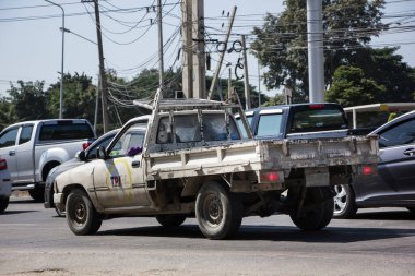 Chiangmai, Tayland - 27 Kasım 2020: özel eski pikap, Toyota Hilux Mighty X. 1001 numaralı yolda, Chiangmai şehrinden 8 km uzakta..