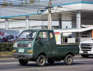 Chiangmai, Tayland - 15 Aralık 2020: özel Daihatsu Hijet Mini Truck. 1001 no 'lu yolda. Chiangmai şehrinden 18 km uzakta..