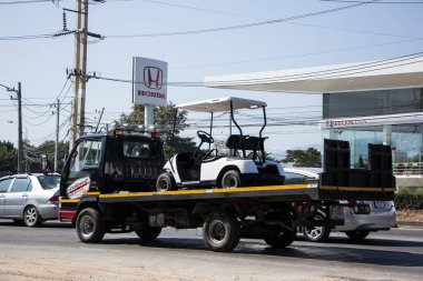 Chiangmai, Tayland - 15 Aralık 2020: Nam Jaruen Çekicisi acil durum arabası için. Fotoğraf 121 no 'lu yolda, Chiangmai, Tayland şehir merkezinden yaklaşık 8 km uzaklıkta..