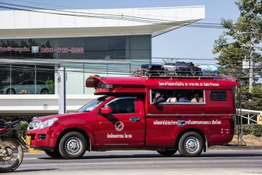Chiangmai, Tayland - 24 Aralık 2020 Kırmızı Taksi Chiang Mai. Şehirde ve civarda hizmet veriyor. 1001 no 'lu yolda. Chiangmai İş Alanından 18 km uzakta..